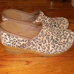 Dansko print shoes size 40